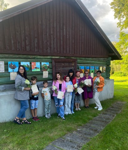 Sērenes teiku sienas atklāšana. Bērnu pasākumu ''Raibās trešdienas'' rezultāts.